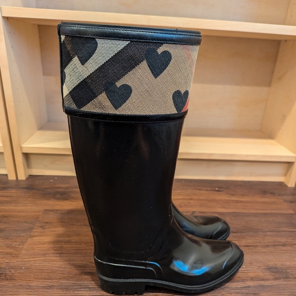 Authentic Burberry Rain Boots - Picture 2 of 4